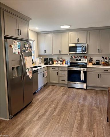 2708 Regents Park Lane, Greensboro, NC 27455