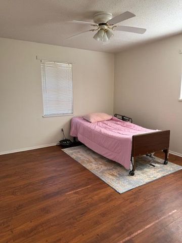 611 Magnolia St, New Llano, LA 71461