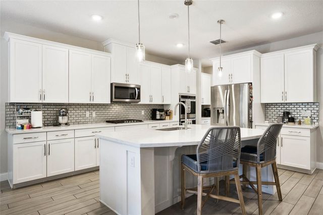 8414 VIVARO ISLE WAY, Windermere, FL 34786