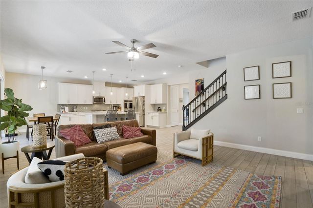 8414 VIVARO ISLE WAY, Windermere, FL 34786