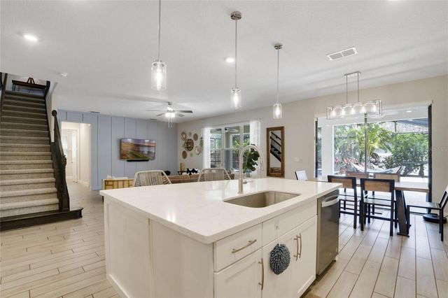 8414 VIVARO ISLE WAY, Windermere, FL 34786