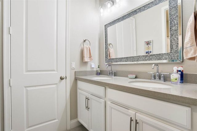 8414 VIVARO ISLE WAY, Windermere, FL 34786