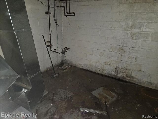 12450 Lansdowne Street, Detroit, MI 48224