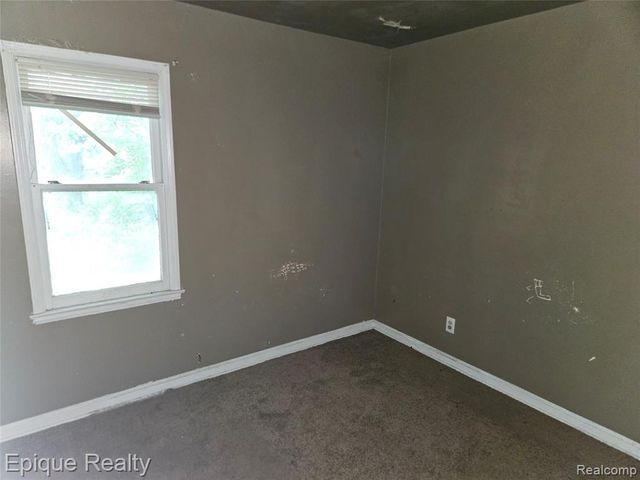 12450 Lansdowne Street, Detroit, MI 48224