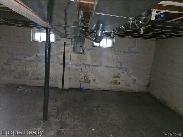 12450 Lansdowne Street, Detroit, MI 48224