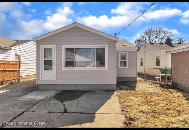 28832 Block Street, Garden City, MI 48135