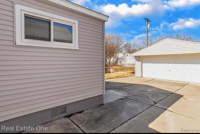 28832 Block Street, Garden City, MI 48135