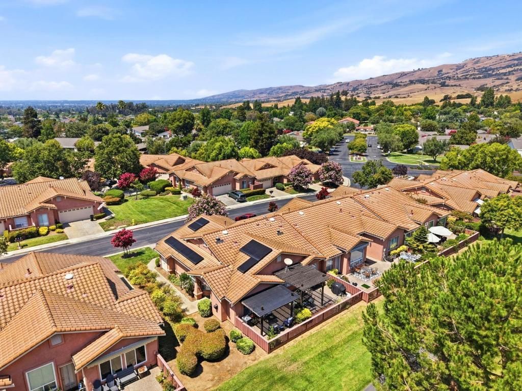 Image 32 of property listing at 4012 Clubhouse Court, San Jose, CA 95135