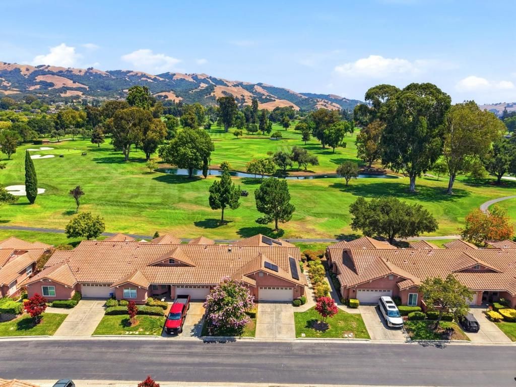 Image 34 of property listing at 4012 Clubhouse Court, San Jose, CA 95135