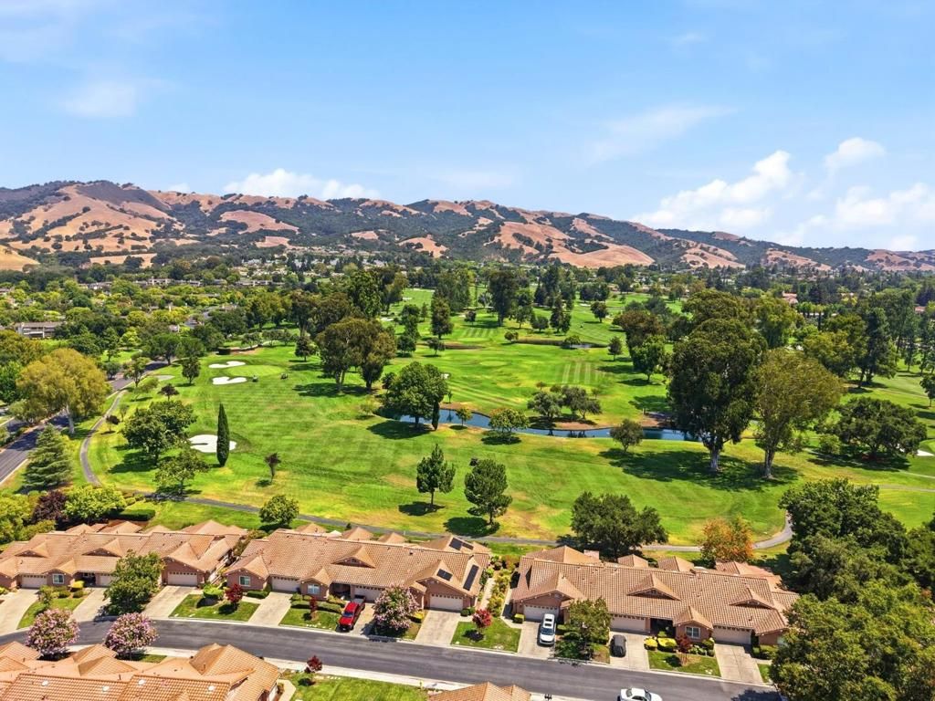 Image 36 of property listing at 4012 Clubhouse Court, San Jose, CA 95135