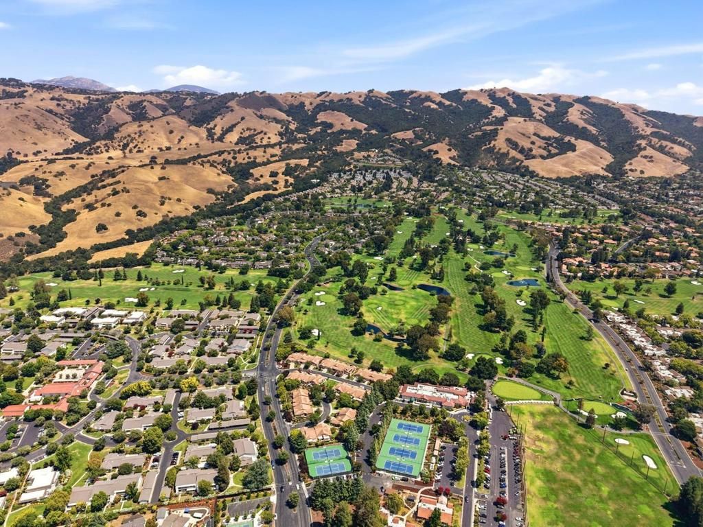Image 40 of property listing at 4012 Clubhouse Court, San Jose, CA 95135