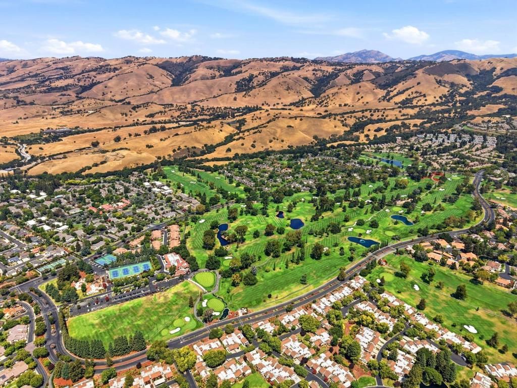 Image 41 of property listing at 4012 Clubhouse Court, San Jose, CA 95135