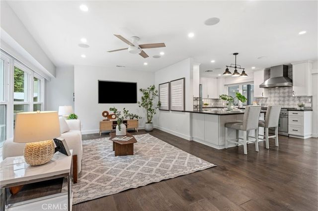 5031 El Adobe Lane, La Crescenta, CA 91214