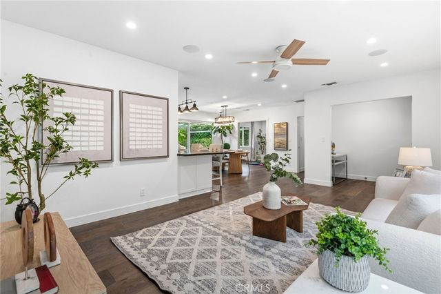 5031 El Adobe Lane, La Crescenta, CA 91214