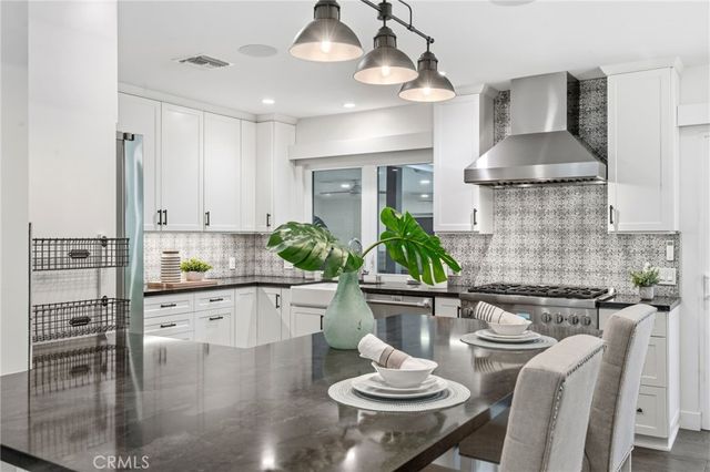 5031 El Adobe Lane, La Crescenta, CA 91214