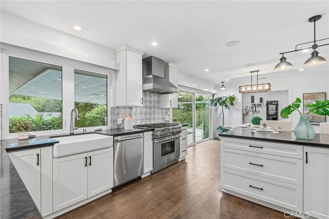 5031 El Adobe Lane, La Crescenta, CA 91214