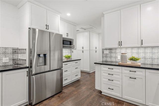 5031 El Adobe Lane, La Crescenta, CA 91214