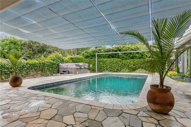 5031 El Adobe Lane, La Crescenta, CA 91214