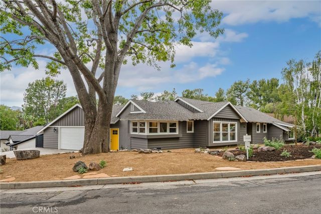 5031 El Adobe Lane, La Crescenta, CA 91214