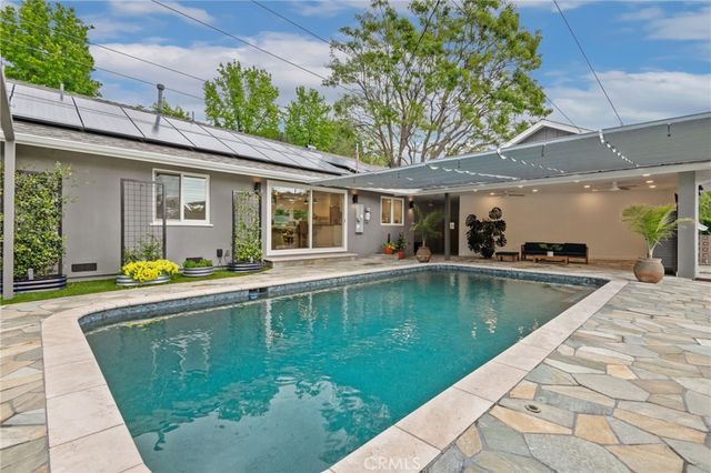 5031 El Adobe Lane, La Crescenta, CA 91214