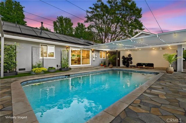 5031 El Adobe Lane, La Crescenta, CA 91214