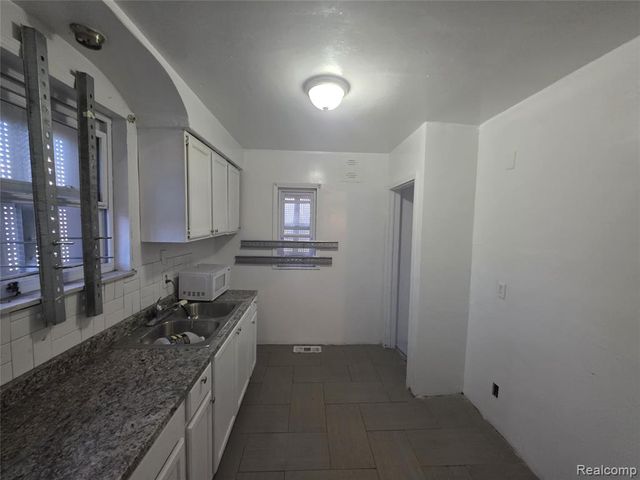 9660 Abington Avenue, Detroit, MI 48227