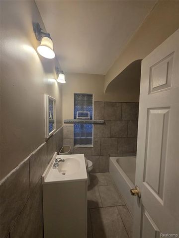 9660 Abington Avenue, Detroit, MI 48227