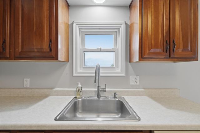 8967 Elm St, Mccandless, PA 15101