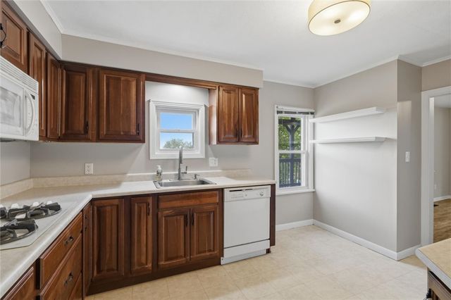 8967 Elm St, Mccandless, PA 15101