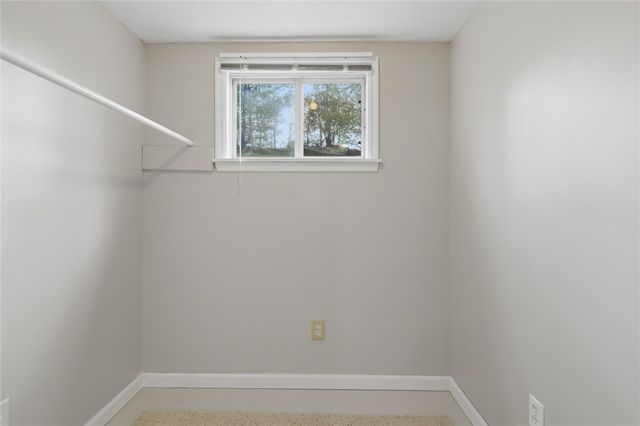 8967 Elm St, Mccandless, PA 15101