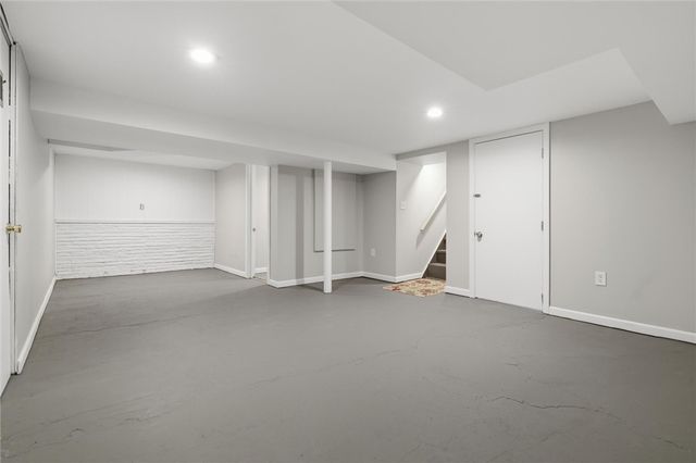 8967 Elm St, Mccandless, PA 15101