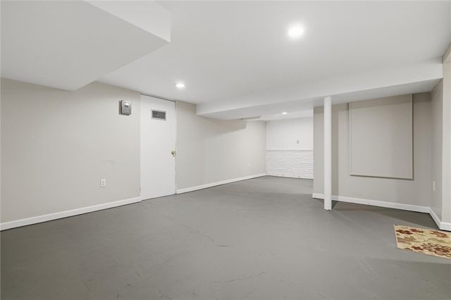 8967 Elm St, Mccandless, PA 15101