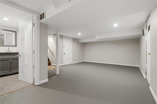 8967 Elm St, Mccandless, PA 15101