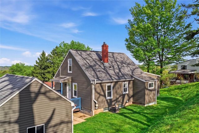 8967 Elm St, Mccandless, PA 15101