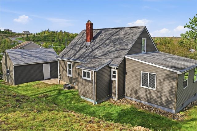 8967 Elm St, Mccandless, PA 15101