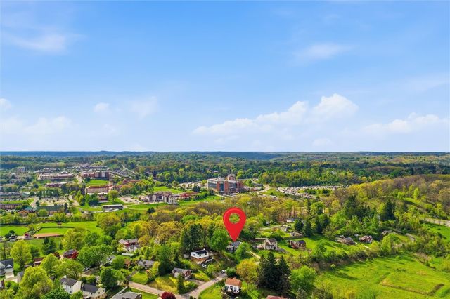 8967 Elm St, Mccandless, PA 15101