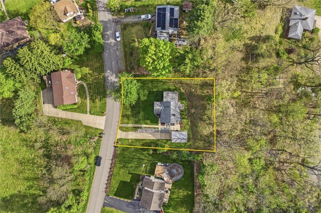 8967 Elm St, Mccandless, PA 15101