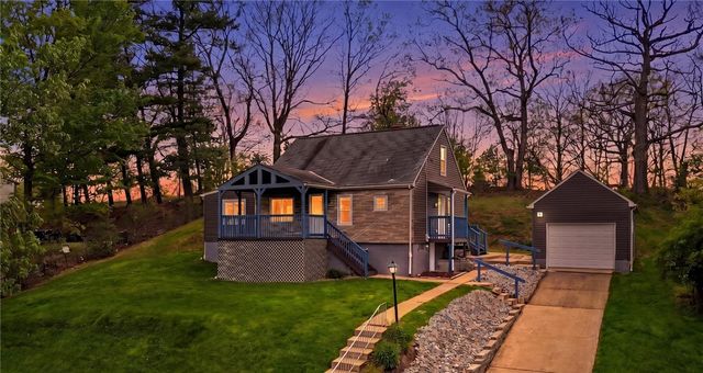 8967 Elm St, Mccandless, PA 15101