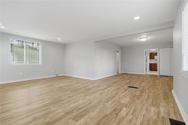 8967 Elm St, Mccandless, PA 15101