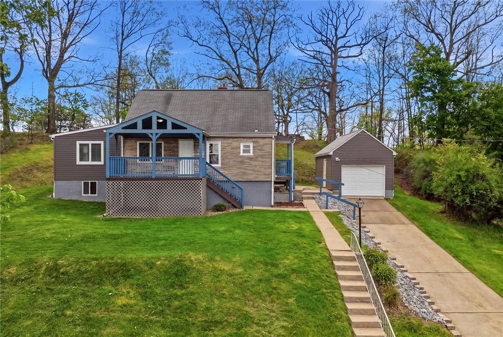 8967 Elm St, Mccandless, PA 15101