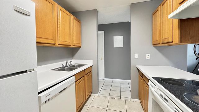 5517 DECATUR STREET, Orlando, FL 32807