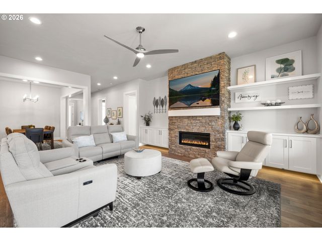 4379 Se 58TH Ave, Hillsboro, OR 97123