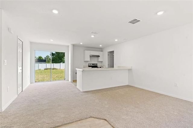 9034 Lamkin CIR, Labelle, FL 33935