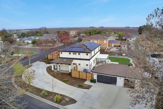 7654 W Rena Drive, Tracy, CA 95304