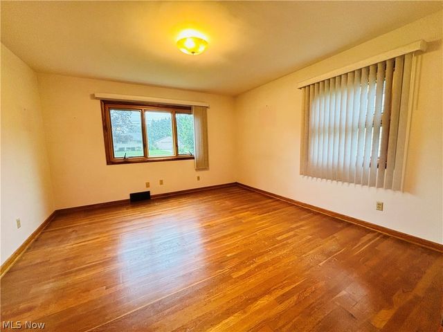 1551 Wilsonway Drive, Barberton, OH 44203