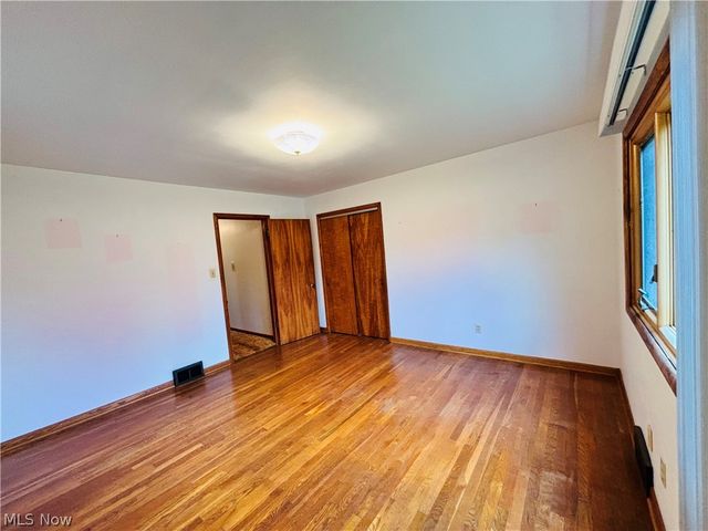 1551 Wilsonway Drive, Barberton, OH 44203