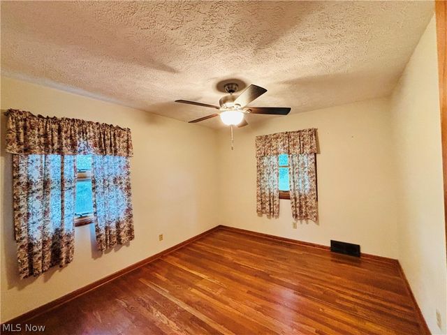 1551 Wilsonway Drive, Barberton, OH 44203