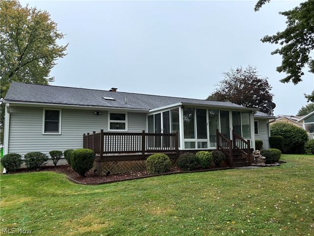 1551 Wilsonway Drive, Barberton, OH 44203