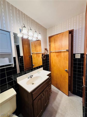 1551 Wilsonway Drive, Barberton, OH 44203