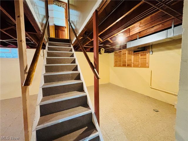 1551 Wilsonway Drive, Barberton, OH 44203